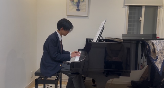 ピアノ男子